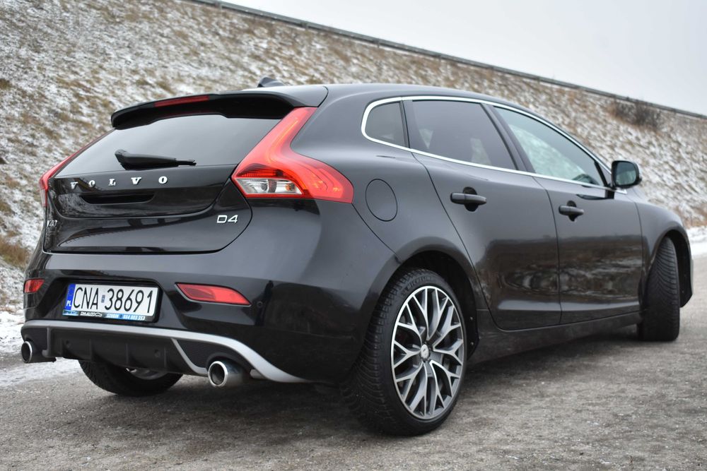 100% BEZWYPADKOWE Volvo V40 D4 - 190KM R-design BiXenon Navi Harmann
