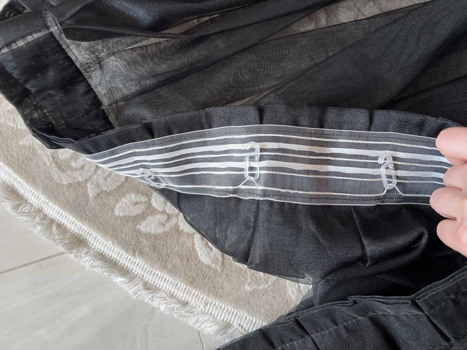 Тюль чорна.