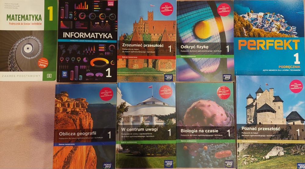 Podręczniki szkolne do klasy pierwszej.