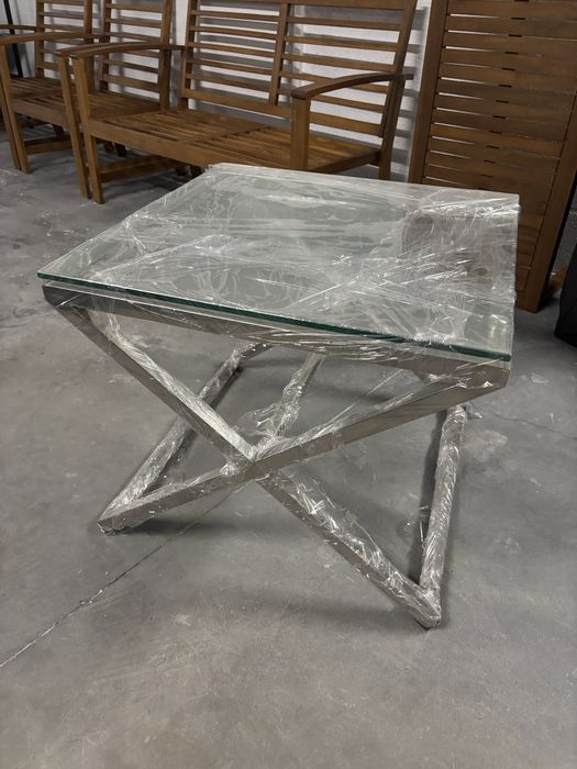 Mesa auxiliar de canto de cidro