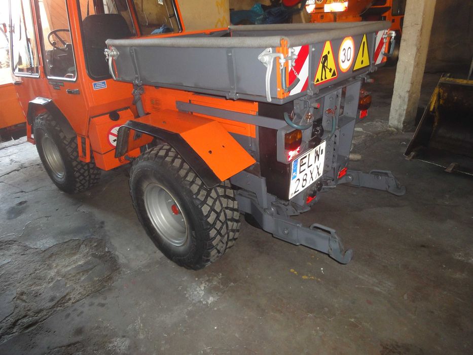 Samochód specjalny HOLDER C6000 z pługiem do odśnieżania