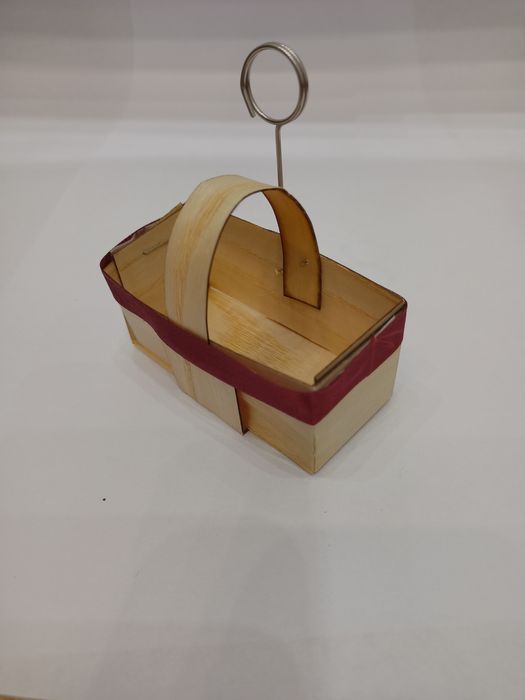 Drewniane podstawki pod winietki w stylu rustykalnym – ślub, chrzciny