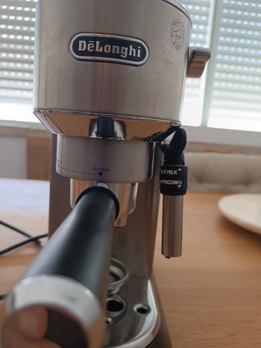 Cafeteira Delonghi Dedica Style