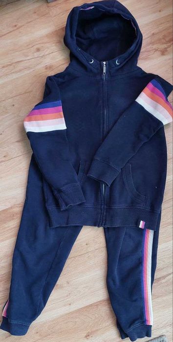 Dres Next. Rozmiar 140.