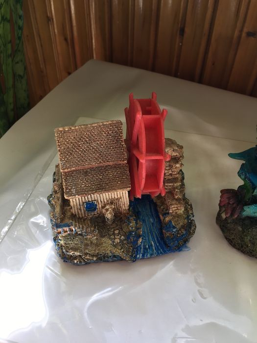 Для акваріума статуетки