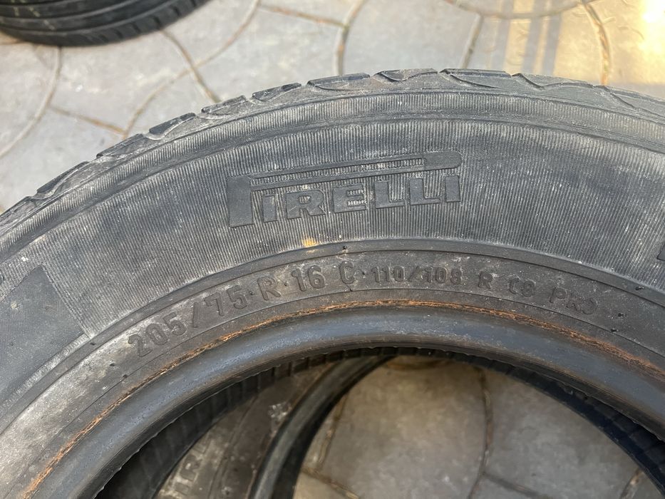 Резина вантажна літо шини 205/75 R 16 C Pirelli комплект