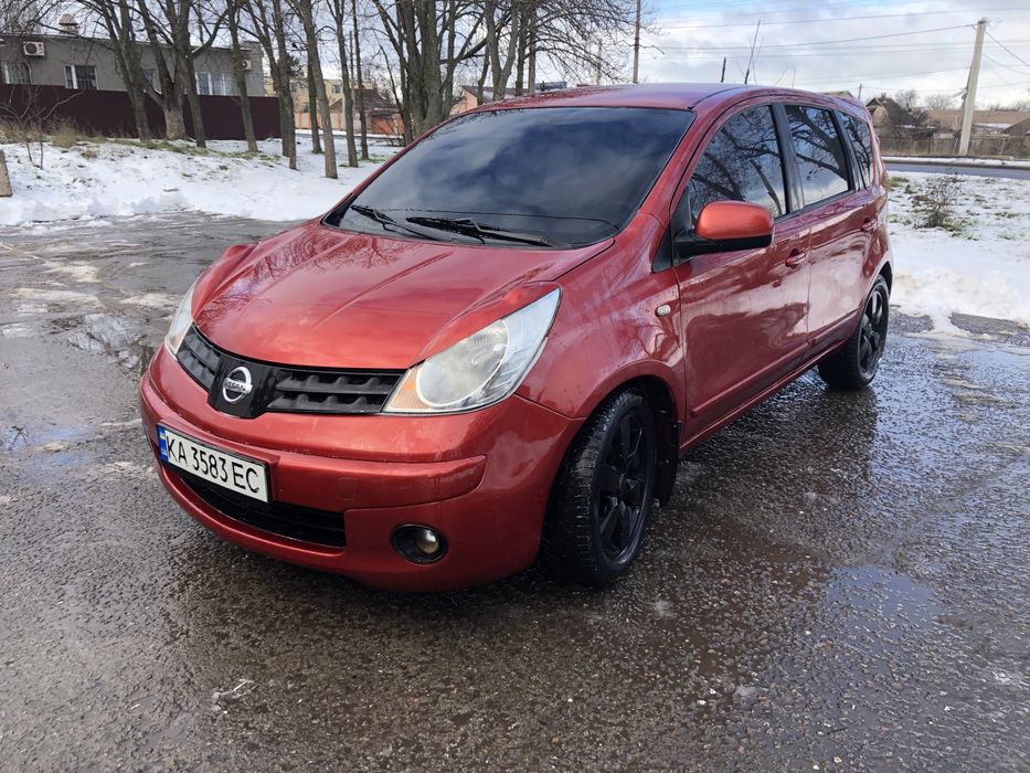 Nissan note 1.6 автомат газ/бенз