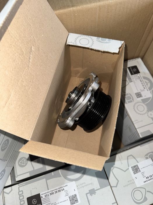 6422002201 Помпа води  Sprinter 906/907 /Vito 639/E/G/GL 3.0CDI OM642