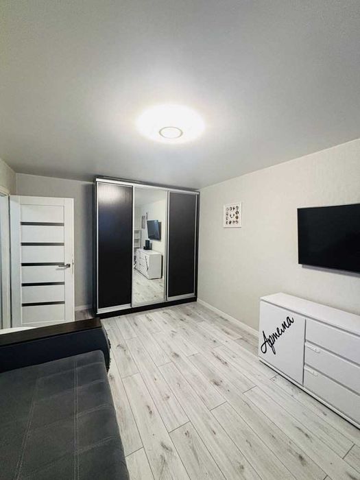 \ Продається 1-кімнатна квартира в цегляному будинку