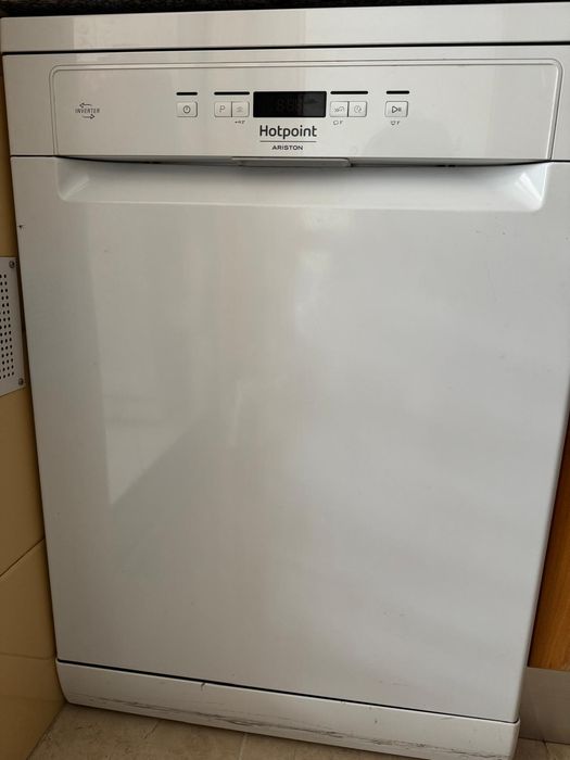 Máquina loiça Ariston