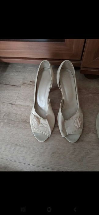 Lakierki, buty na obcasie