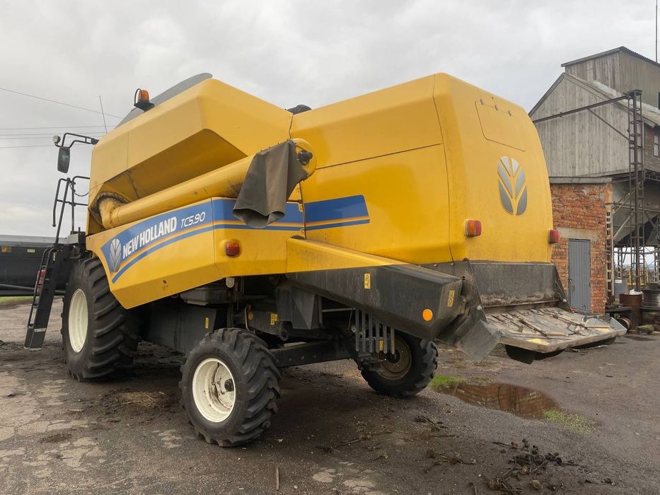 Комбайн NEW HOLLAND TC 5.90
