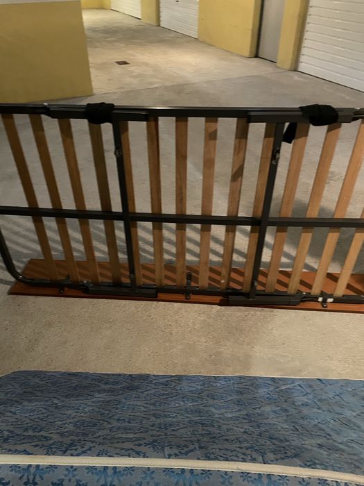 Estrado cama com pes e colchao