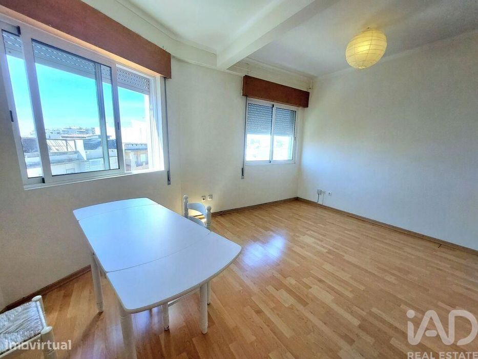 Apartamento T2 em Faro (Sé e São Pedro) de 80,00 m2