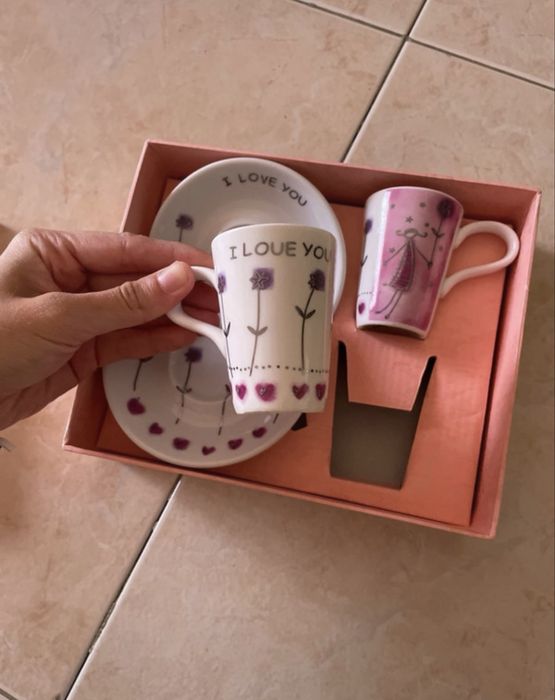 Conjunto 2 Chávenas de Café com Pires "I Love You" – Caixa Presente Cor-de-Rosa