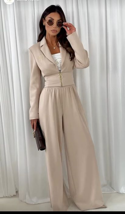 Elegancki garnitur,komplet damski,komunia ,chrzciny, beżowy