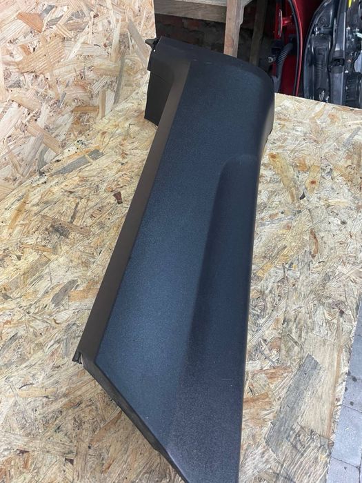 Листва Rivian R1T