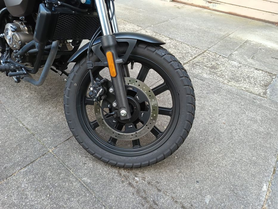 QJ Motor SRV 125