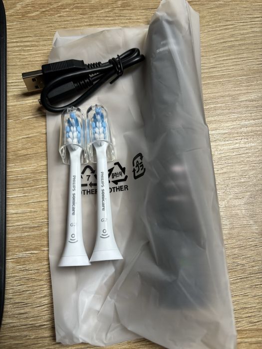 Philips Sonicare HX960K Czarna Szczoteczka soniczna case ładowarka