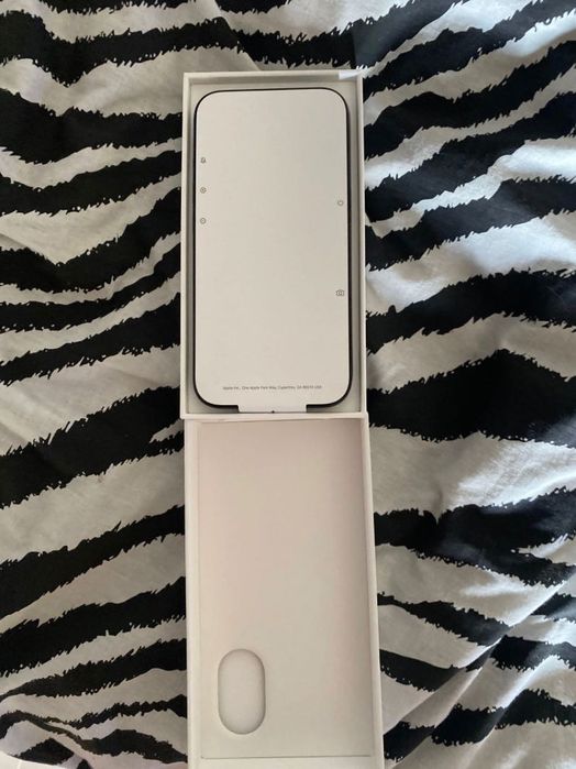 Apple Iphone 16 SELADO