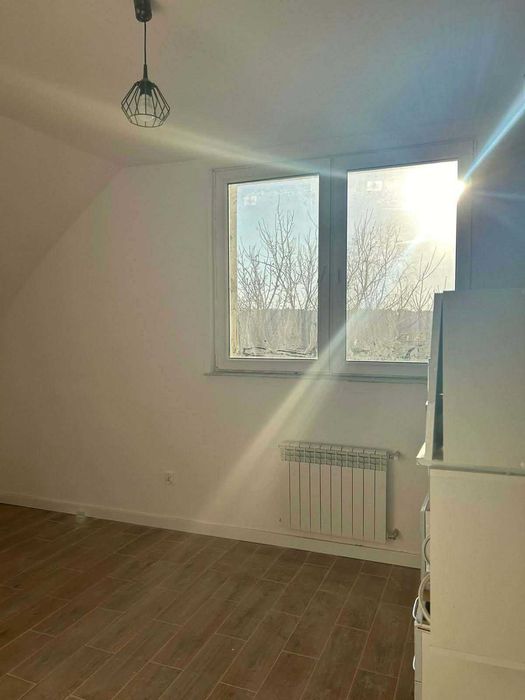 Przytulny dom z dużą halą/garażem (60 m²) – Łódź-Nowosolna okazyjnie wynajme