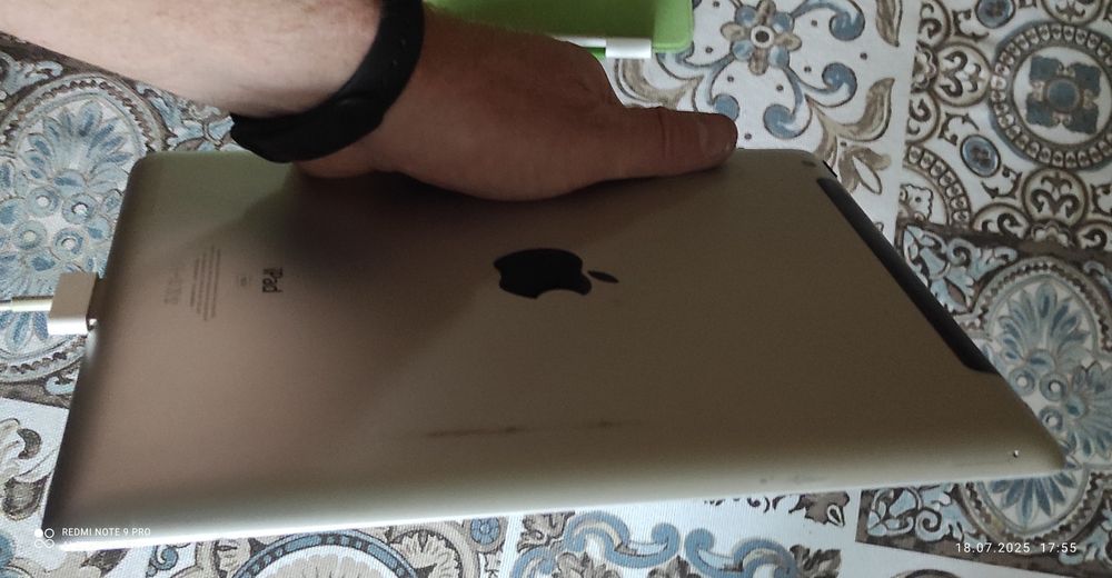 Ipad 2 продається