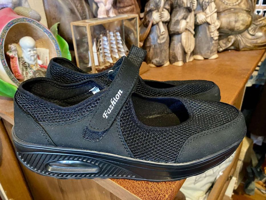 Лёгкие ортопедические кроссовки, туфли, кеды