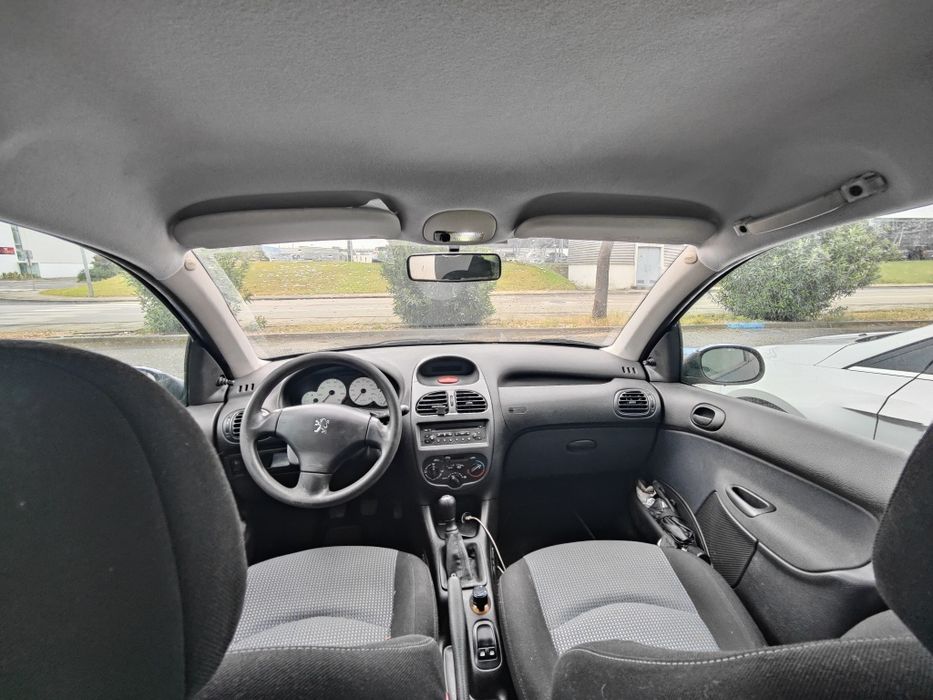 Peugeot 206 1.1i c/ AC – 2004 | 147000 km | Gasolina