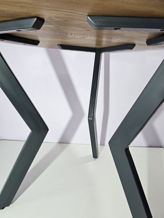 Стіл лофт круглий