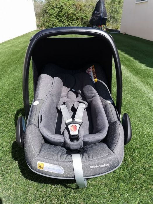 Carrinho de passeio da marca Bebé Confort + Ovo/Coque/Cadeira Auto