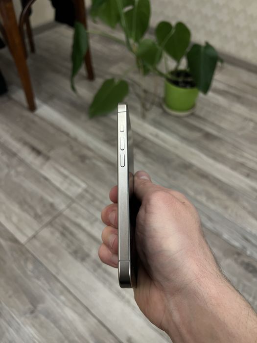 iPhone 15 Pro 128GB Natural Titanium