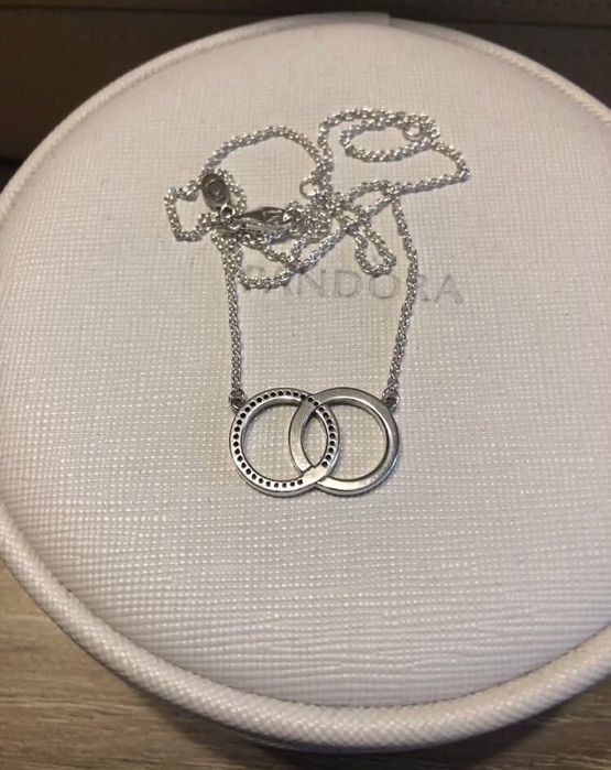 Pandora Naszyjnik złączone koła