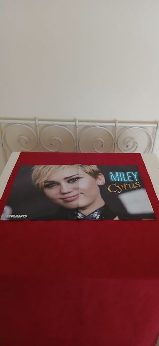 Poster Sisley Dias/Miley Cyrus, novo