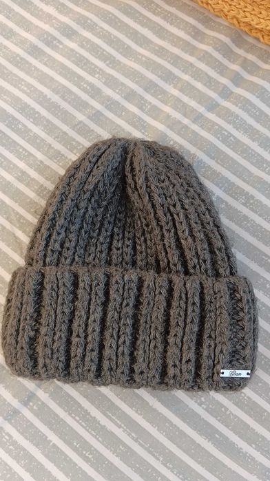 Зимові жіночі шапки