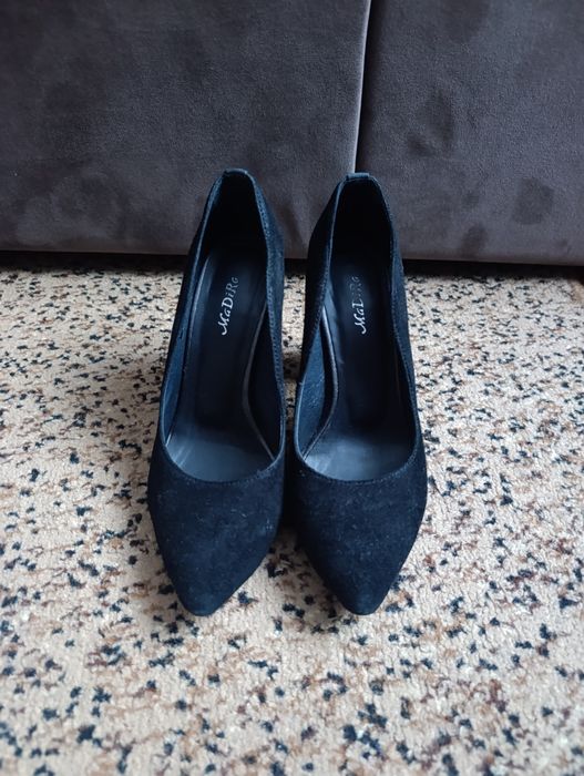 Натуральні замшеві туфлі