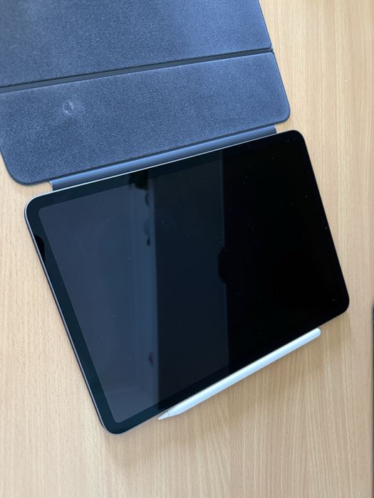 iPad Pro 11" 64GB COMO NOVO + Apple Pencil 2 + Acessórios