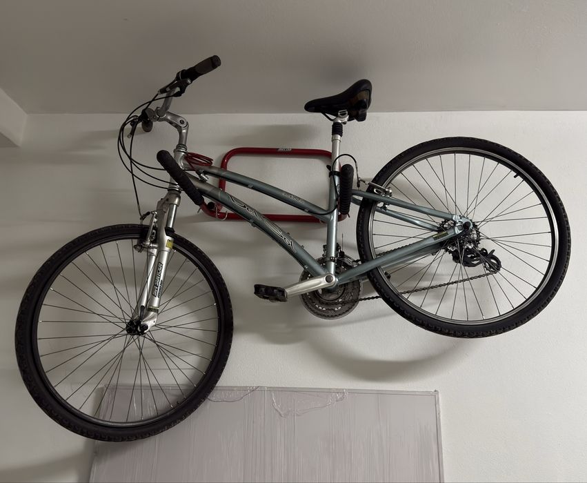 Bicicleta com muito pouco uso