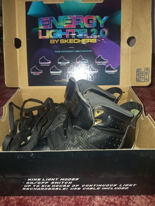 Дитячі кросівки з лед- підсвіткою skechers