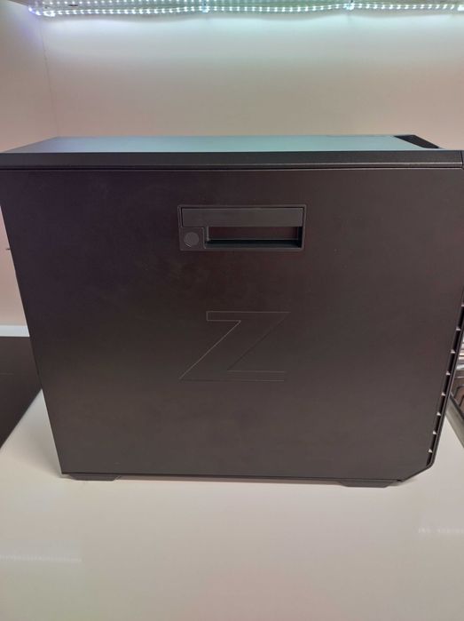 HP Z4 G4 - Xeon W2133 + 48GB + 2.5TB + nVidia P4000 - workstation potente, estimada e revista