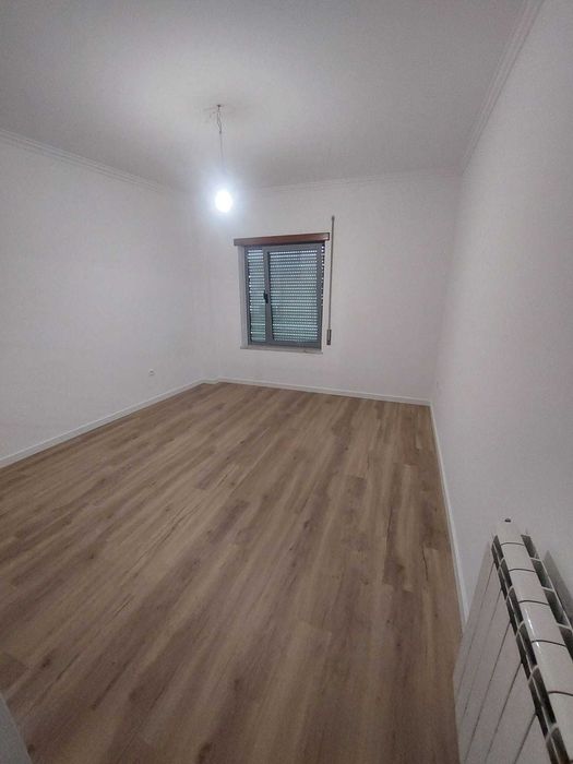Imóvel T2 Baixa da Banheira, Rua de Angola 1