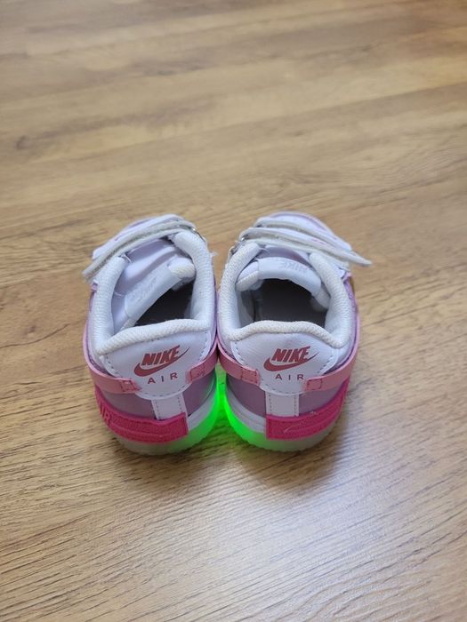 Кросівки Nike з підсвіткою дитячі 24 р.