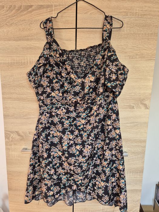 Sukienka w kwiaty 2XL Boho Cold Shoulder