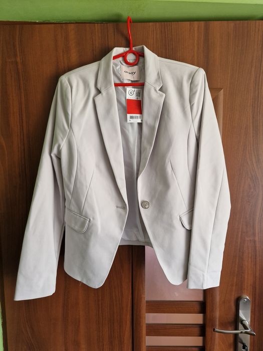 Garnitur damski jasno szary (żakiet 42 + spodnie 38)