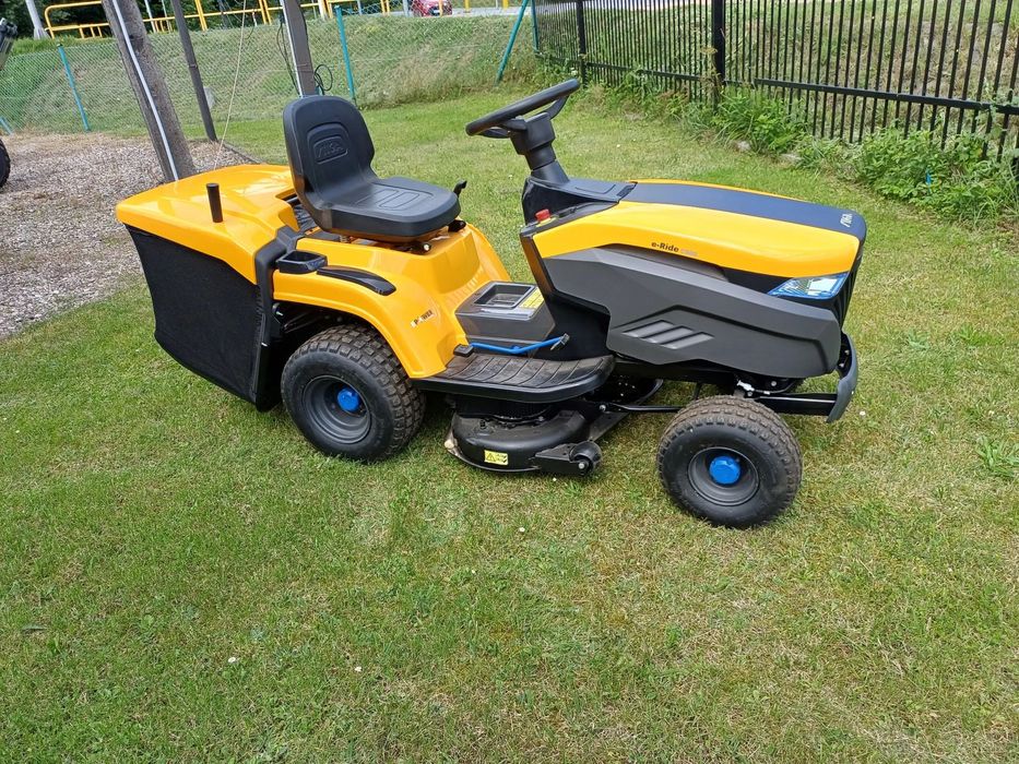 STIGA e-Ride C500  Sprzedam nowy akumulatorowy traktorek koszący z koszem STIGA e-Ride C5