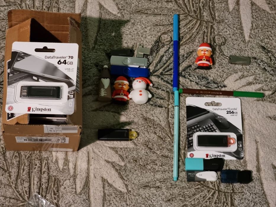 Флешка від 2 до 256 гб