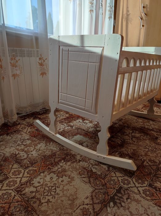 Retro kołyska biała drewniana drewno sosnowe łóżeczko dla dziecka