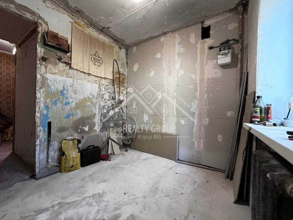 Продаж 2к квартири під ремонт на Курчатова