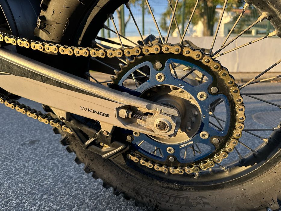 Husqvarna FE 350 modelo 2023