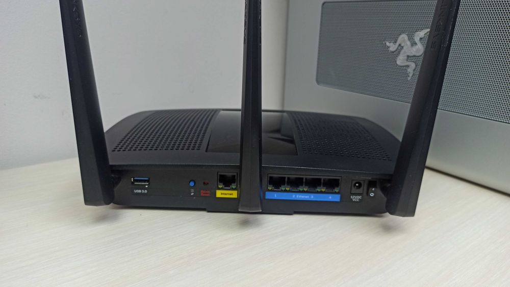 Роутер Linksys EA7300