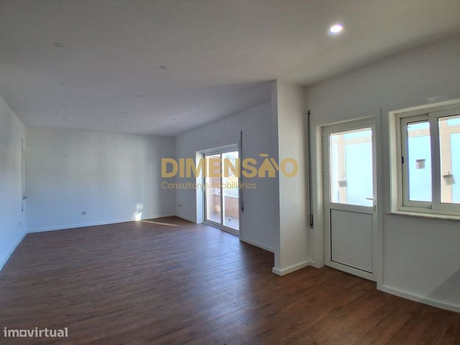 T3 em Águas Santas  Totalmente Remodelado com Garagem DCI159